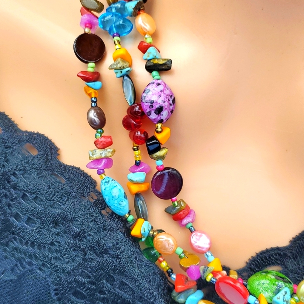 BEAUTIFUL Glass & Beads Necklace - Picture 5 of 8